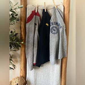 3 Abercrombie boys t-shirts